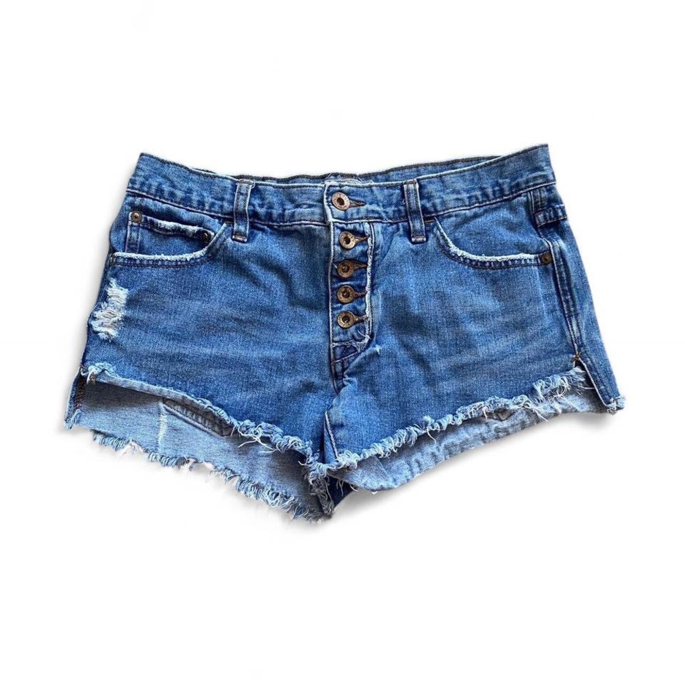 Free People distressed denim shorts. Size 25 waist. EUC